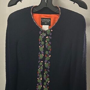 CHANEL Navy boucle Jacket with Multicolor Accents